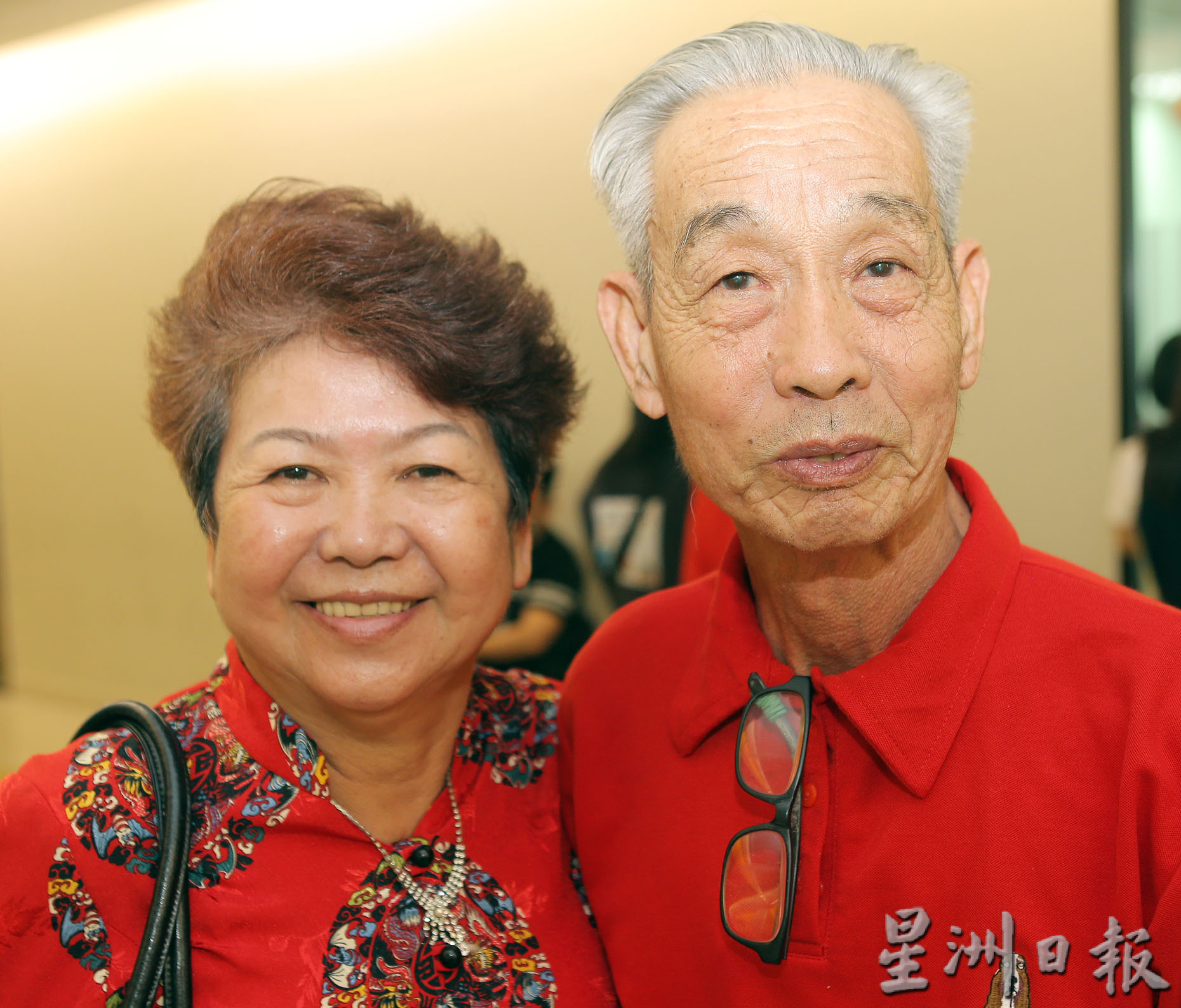 霹:第三版头/年初四商店多开市 UTC恢复办公现人潮