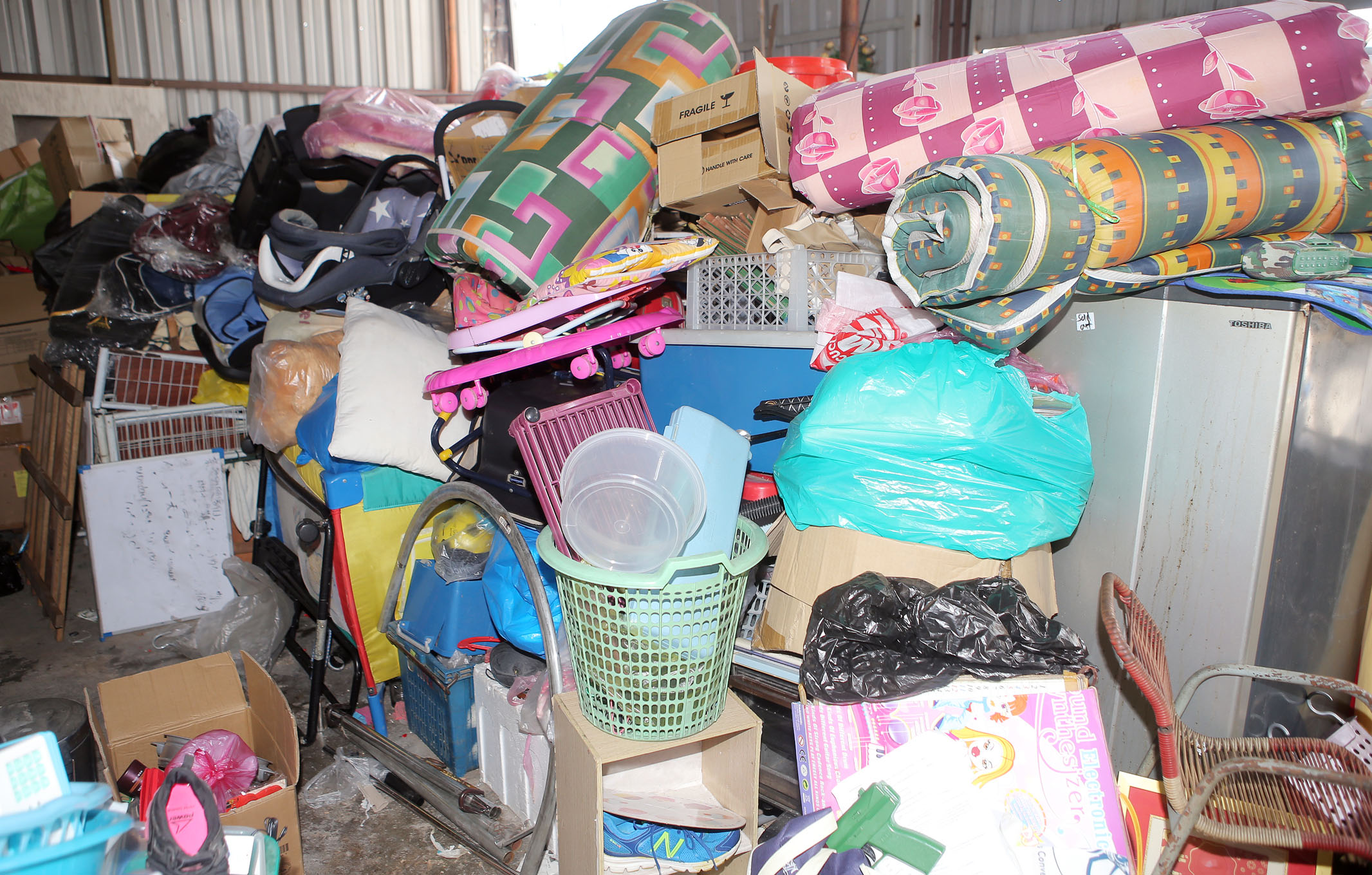 霹:第二版头/新年除旧迎新 环保组织忙碌