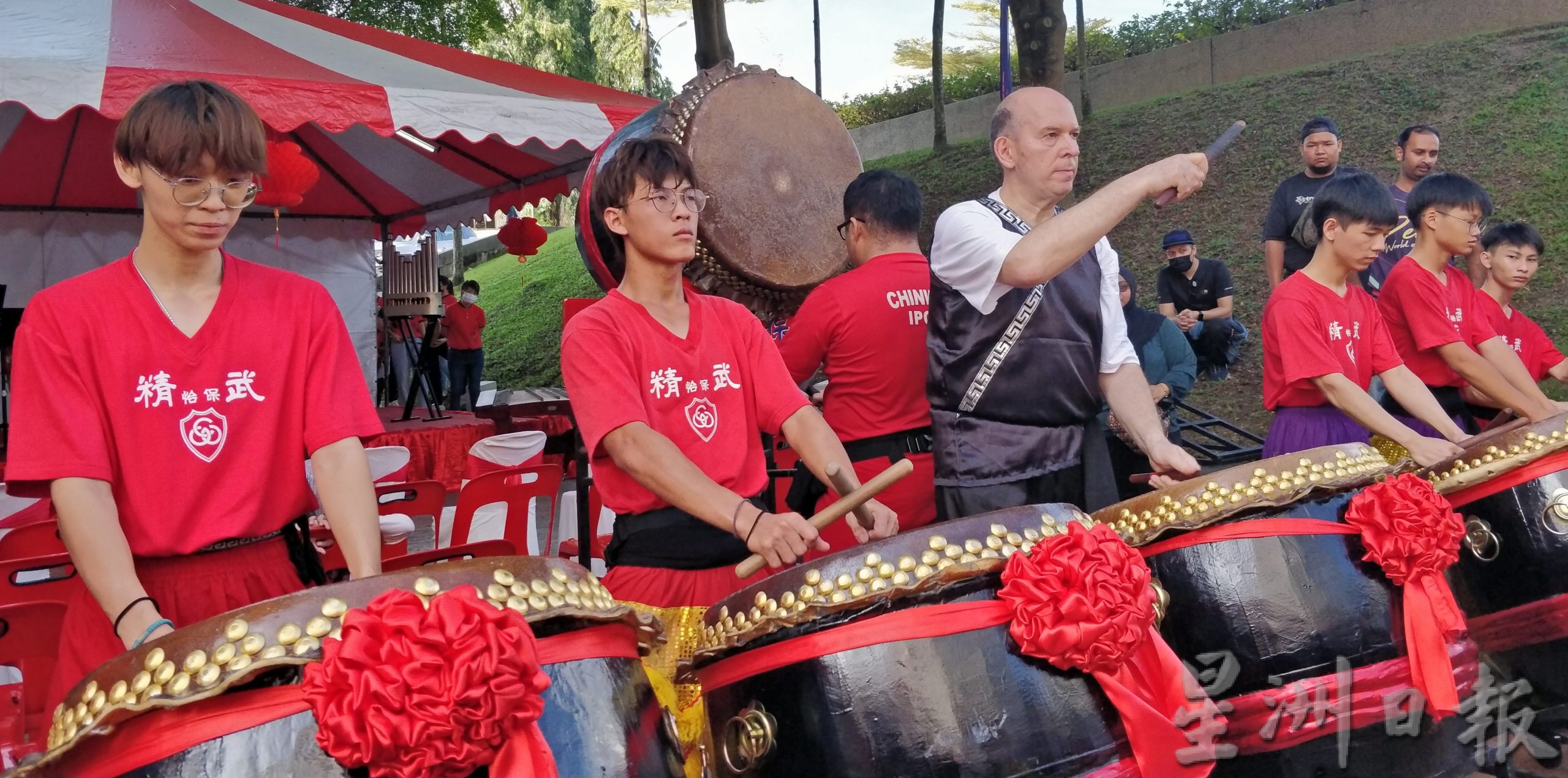 霹:第二版头/罗思义:扩旅游区需循序渐进 免过多游客量致交通问题