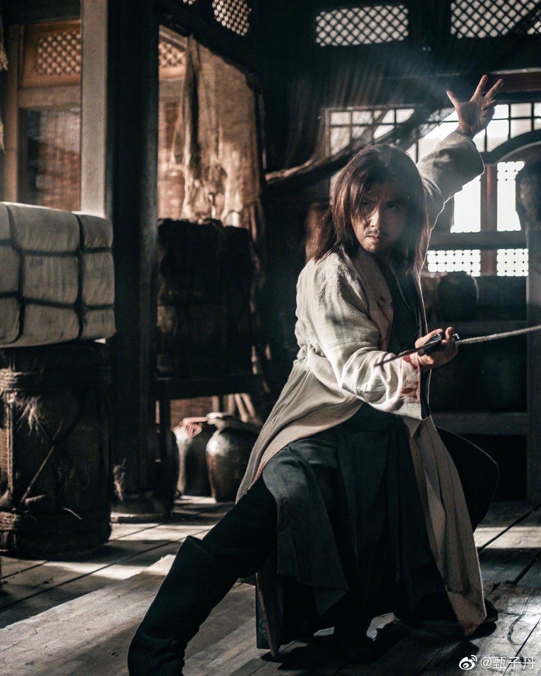 预告赴韩宣传上《RM》 甄子丹遭酸“挂黄牌集中隔离” 