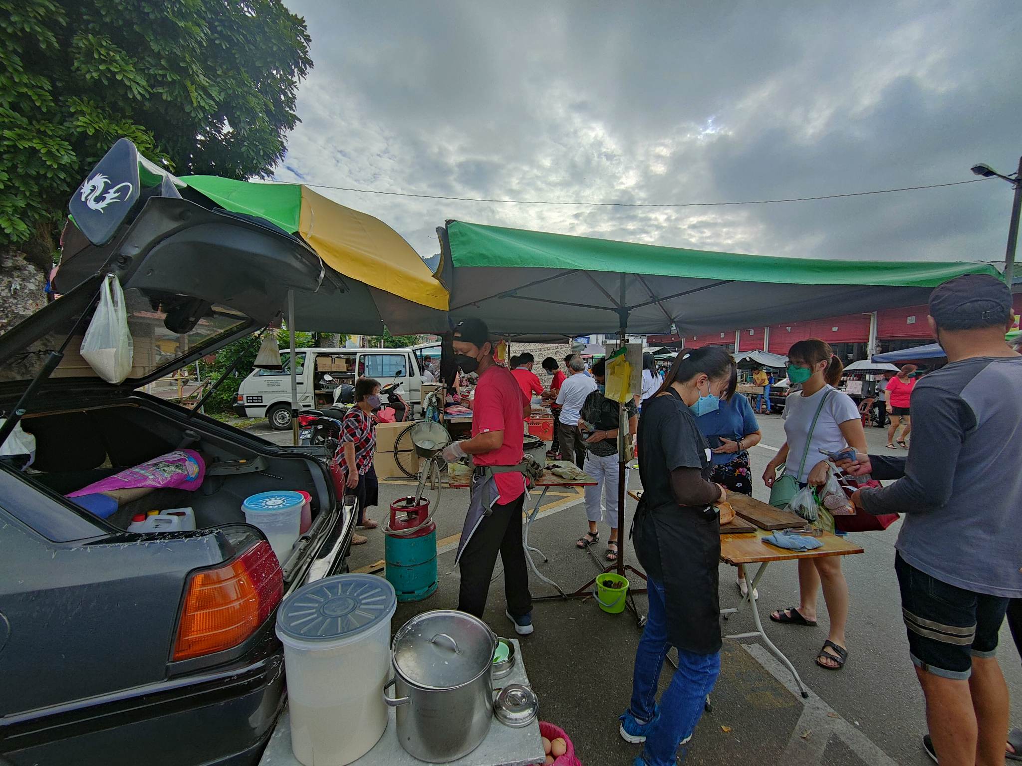 餐车趴趴走 | 从三轮车到车延续阿嬷手艺 古早味大块面香气满满