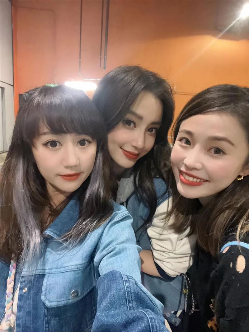 香港朝圣BLACKPINK Angelababy挨轰“不爱国”