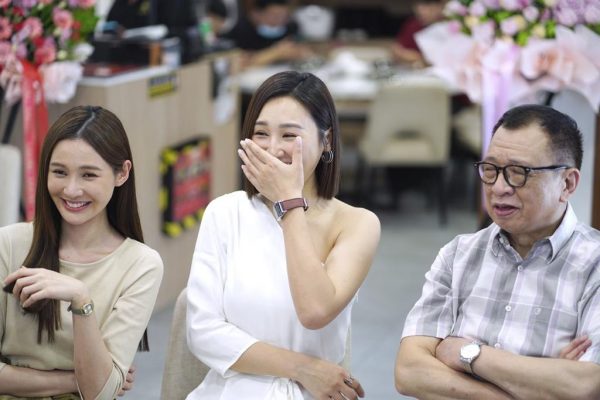 高海宁藉拍戏游槟岛 导演调侃“请她来玩的”