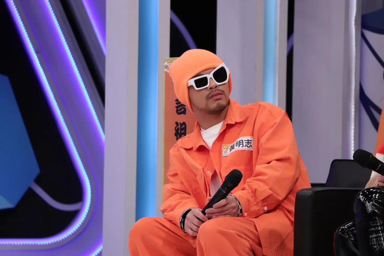 黄明志说错话被丢酒瓶 曝对付酸民妙招