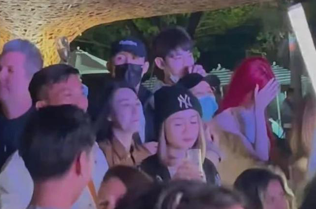 黄景瑜被偷拍 意外爆出这男星恋情