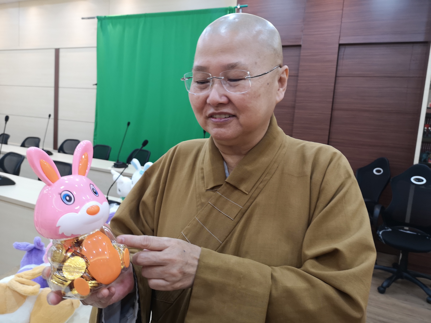 （24日见报）大都会/新年特稿：觉诚法师兔年收藏品