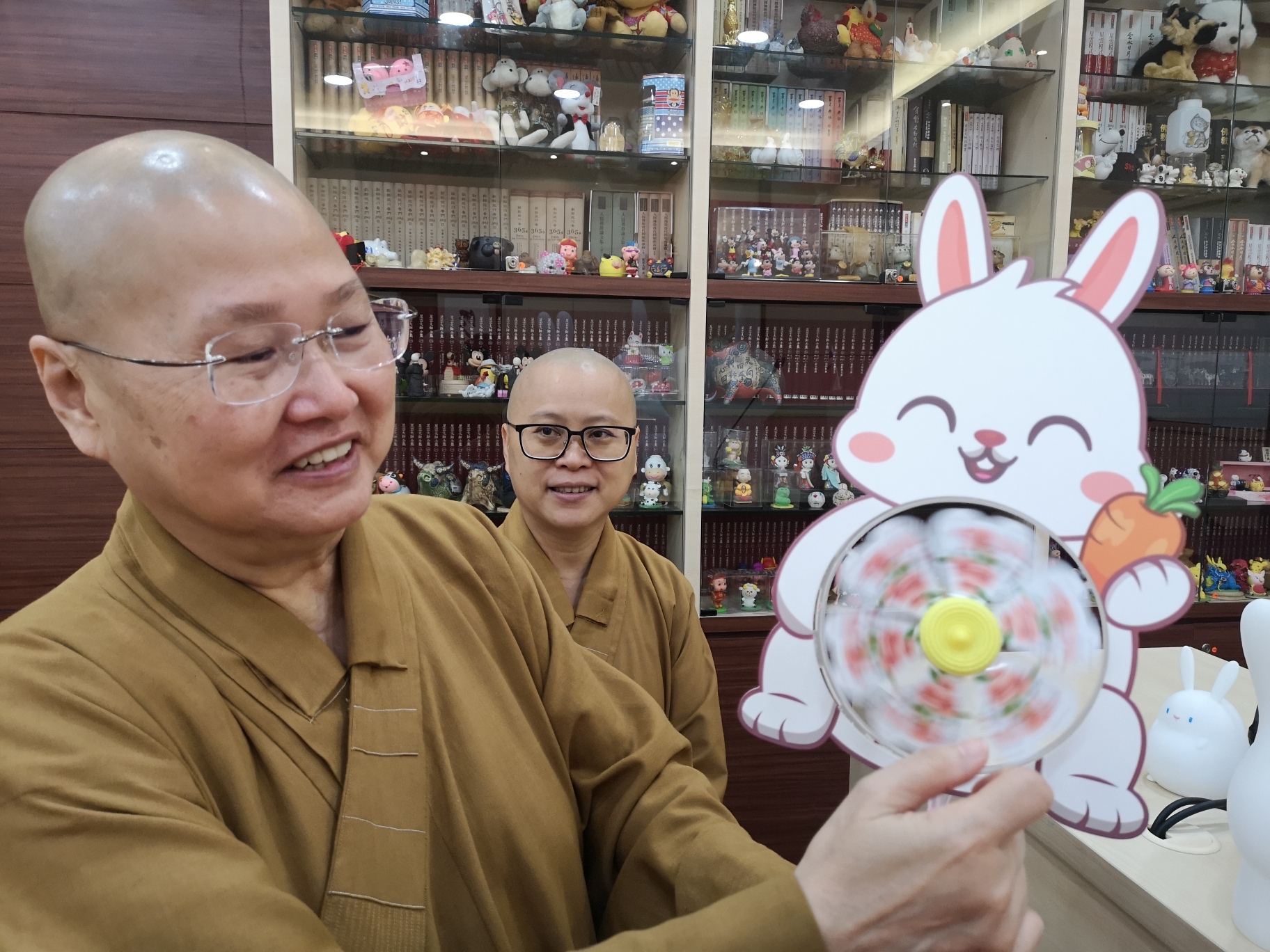 （24日见报）大都会/新年特稿：觉诚法师兔年收藏品