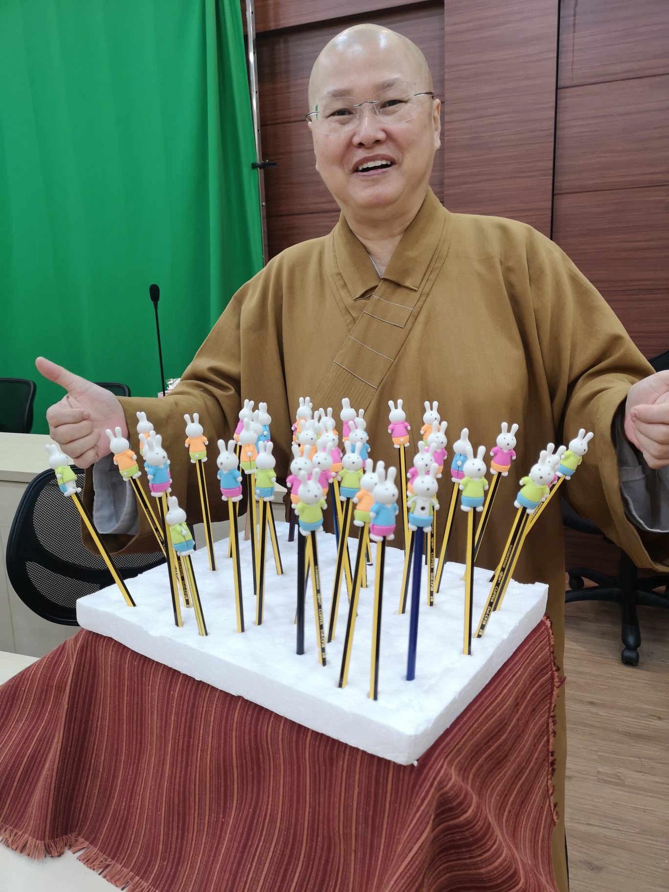 （24日见报）大都会/新年特稿：觉诚法师兔年收藏品