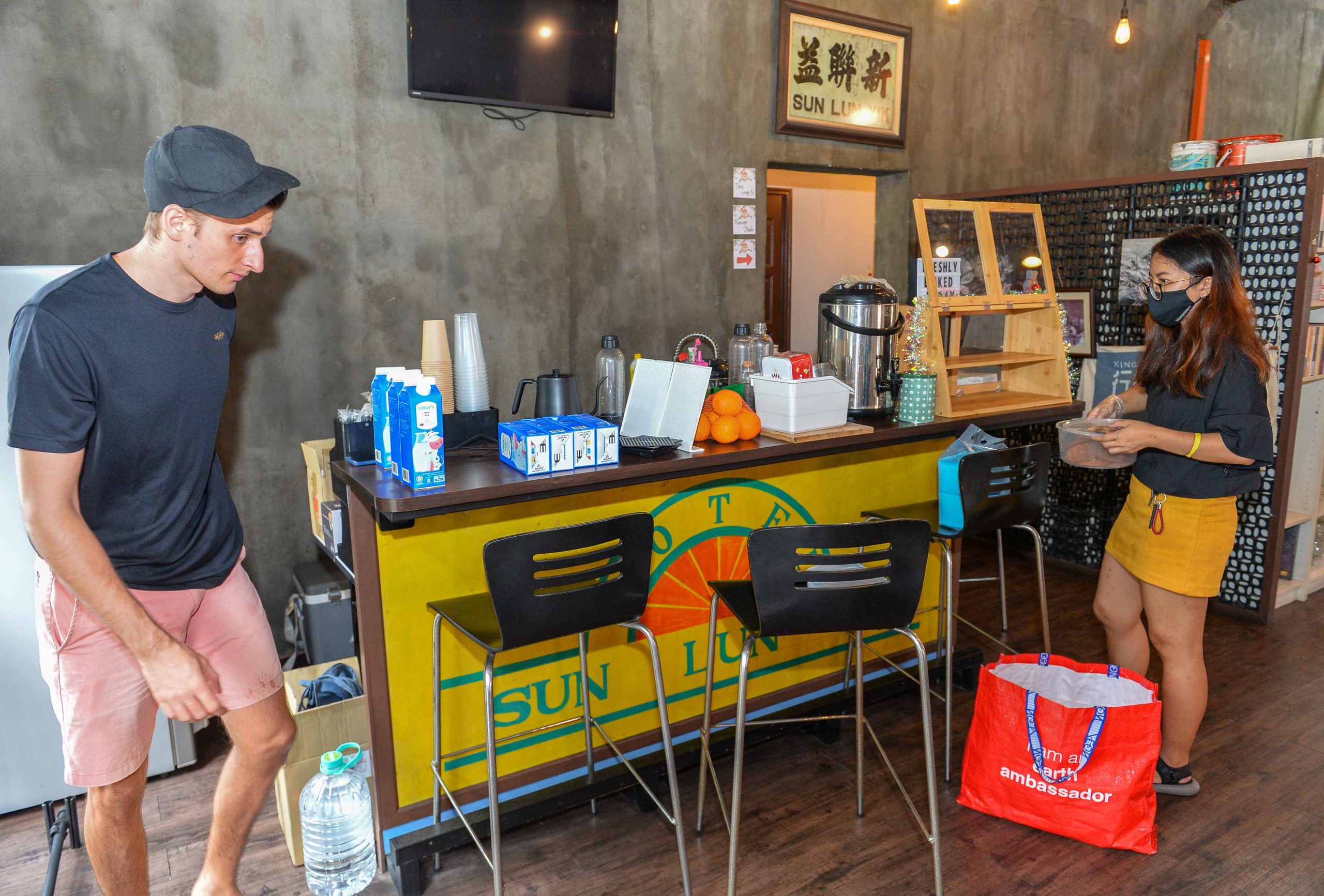 (刊期1月7日)有故事的人:用咖啡曲奇救汪汪