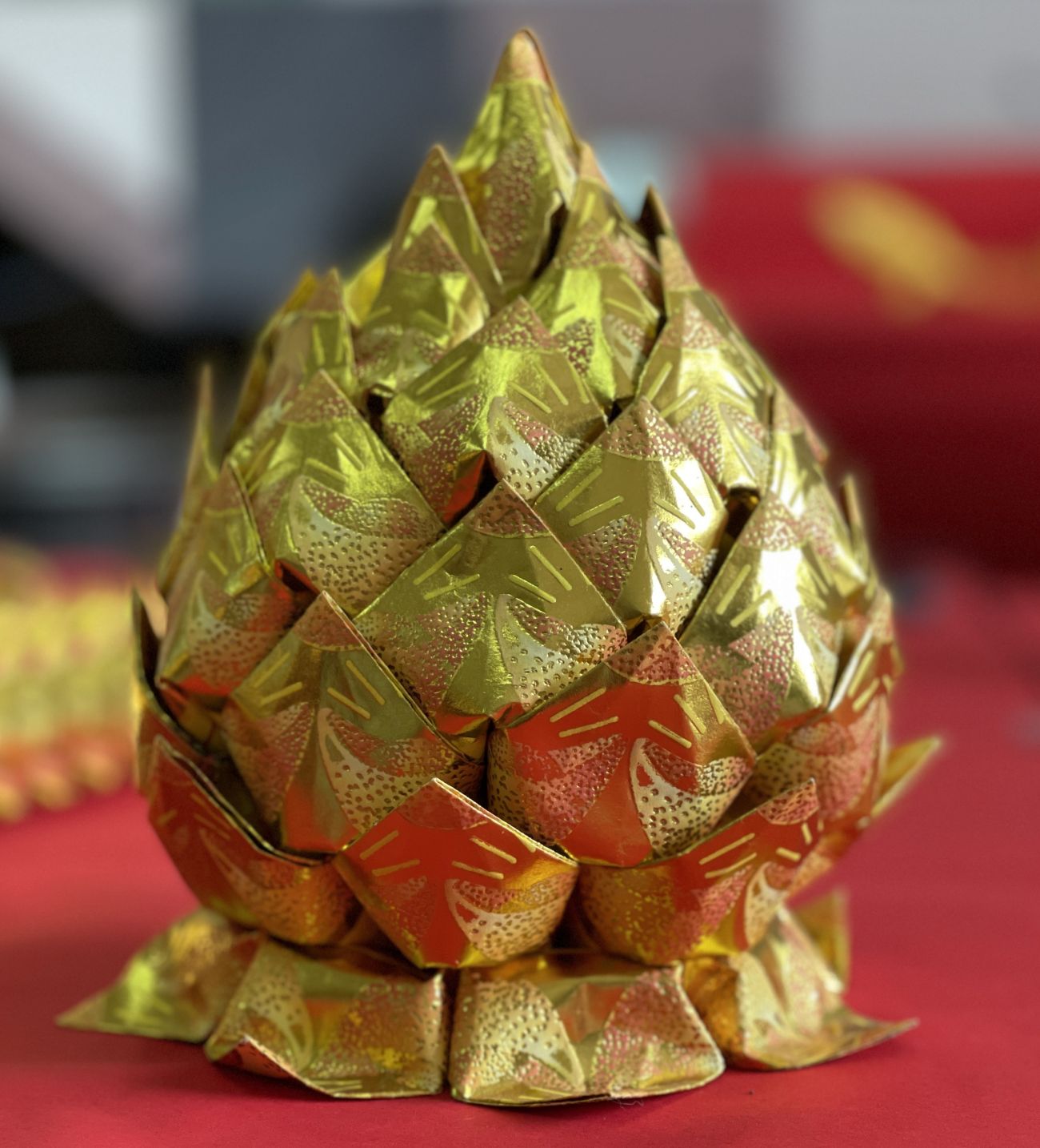 (古城封底主文)【带你去找爱】:折金纸造型的爱