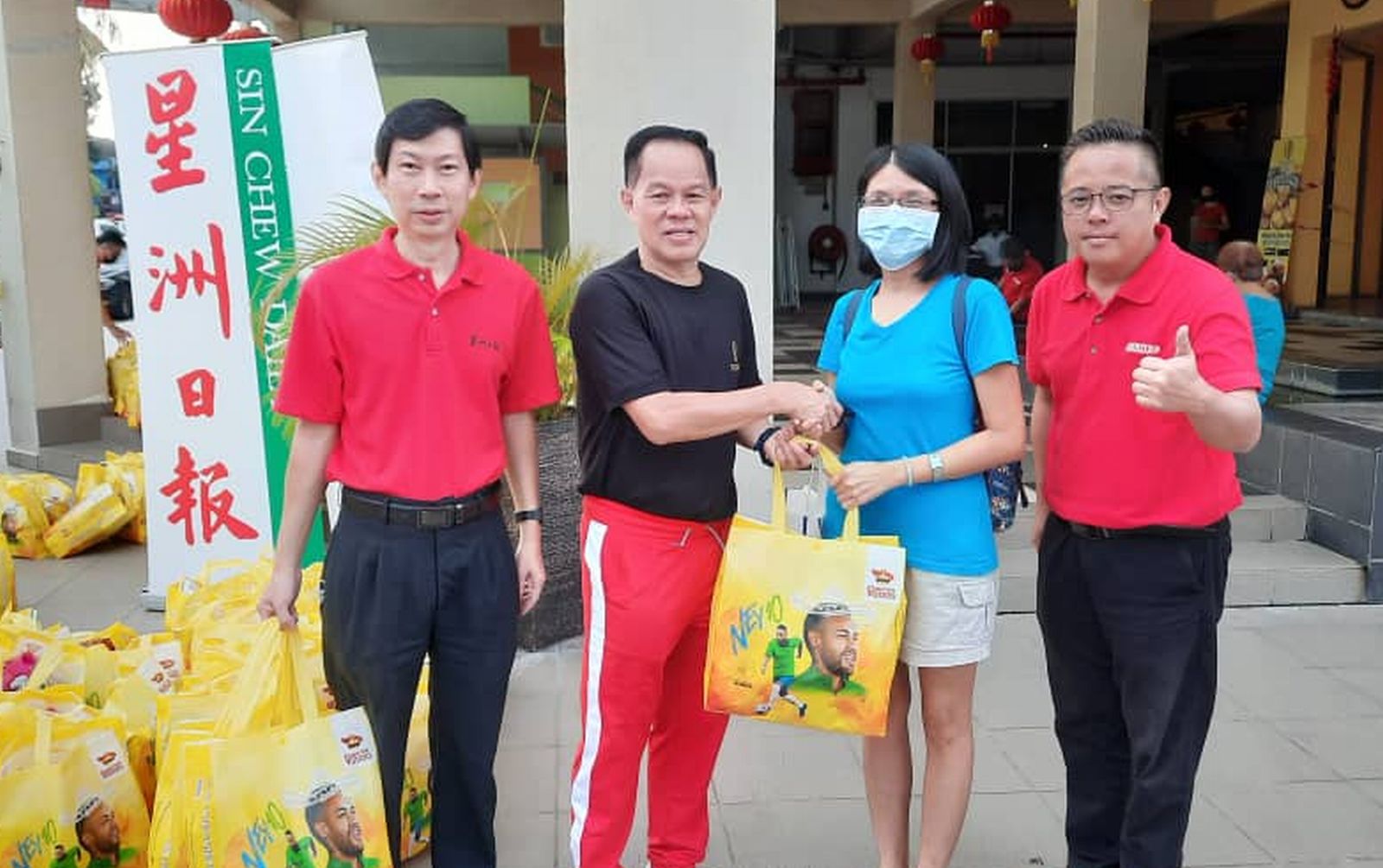 （古城封底主文）凭本报报头换Mamee礼袋活动反应热，未1小时400分礼袋派完