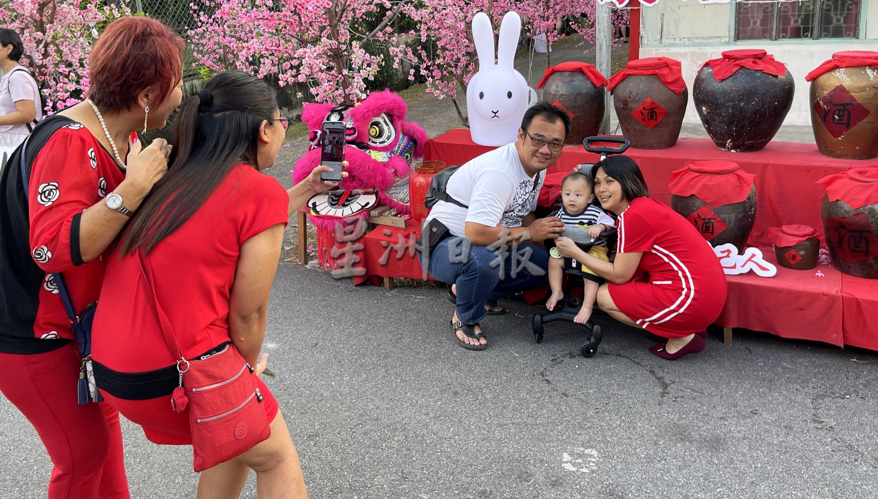 （古城封底主文）来马接峇鲁梅花街打卡，你将是“最靓的仔和囡”