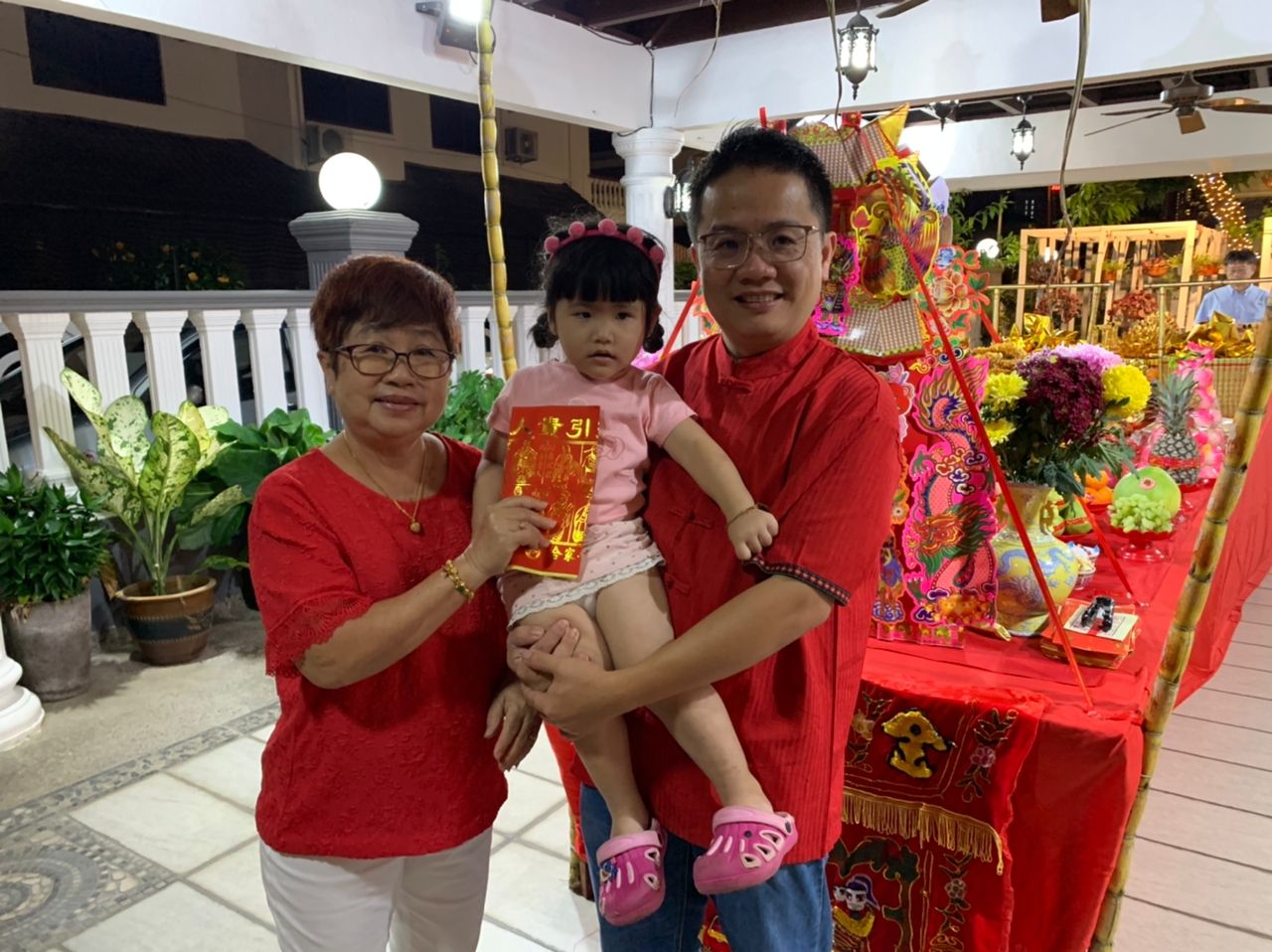 (古城封面主文)甲住家拜天公 神庙也开放拜天公,好热闹