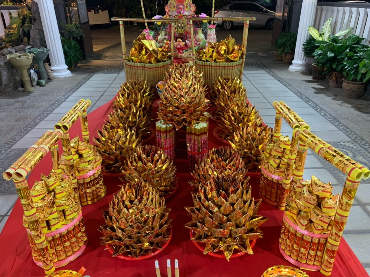 (古城封面主文)甲住家拜天公 神庙也开放拜天公,好热闹