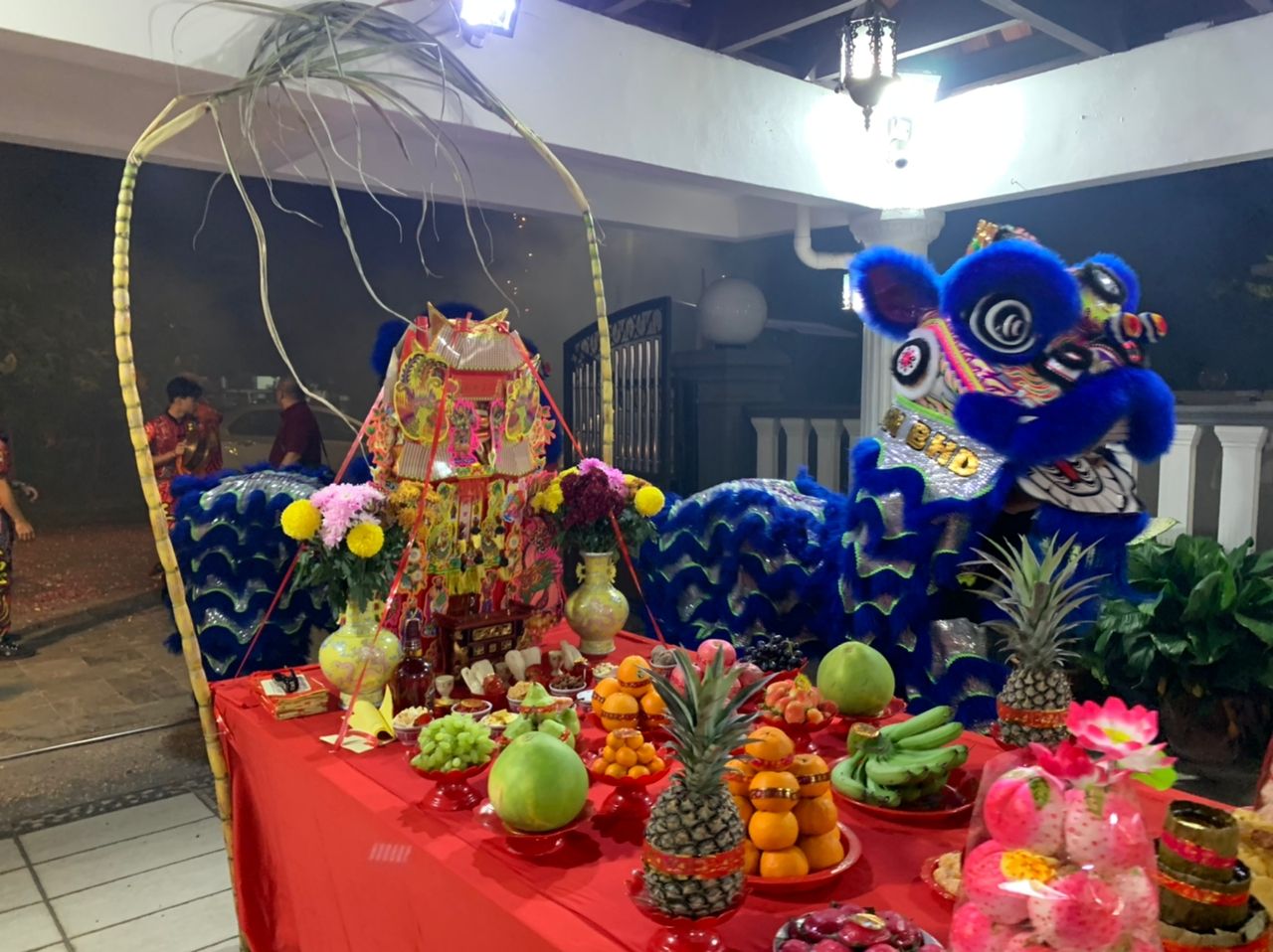(古城封面主文)甲住家拜天公 神庙也开放拜天公,好热闹