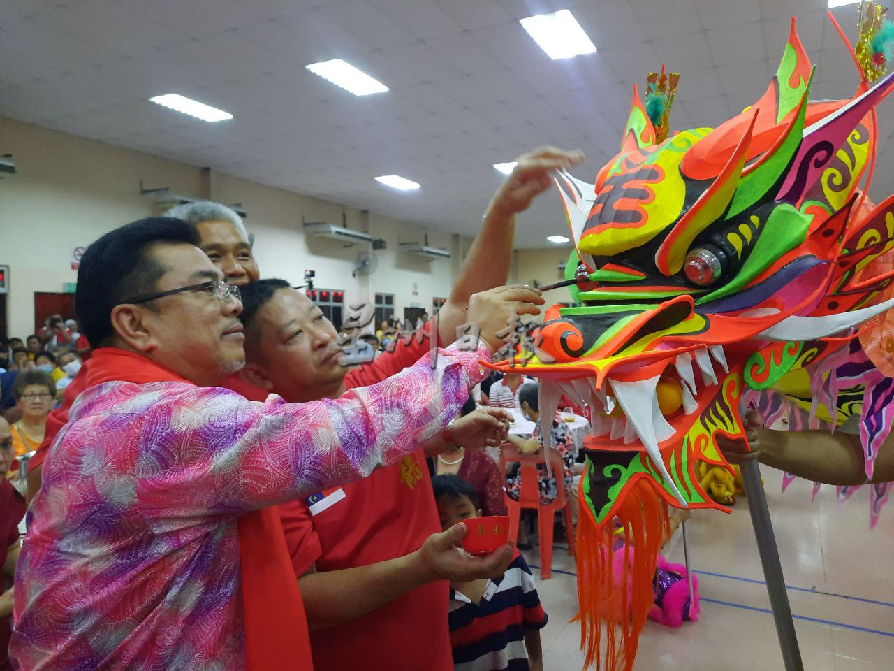 （古城封面主文）甲州政府新春团拜，数千人出席，展现团结政府精神