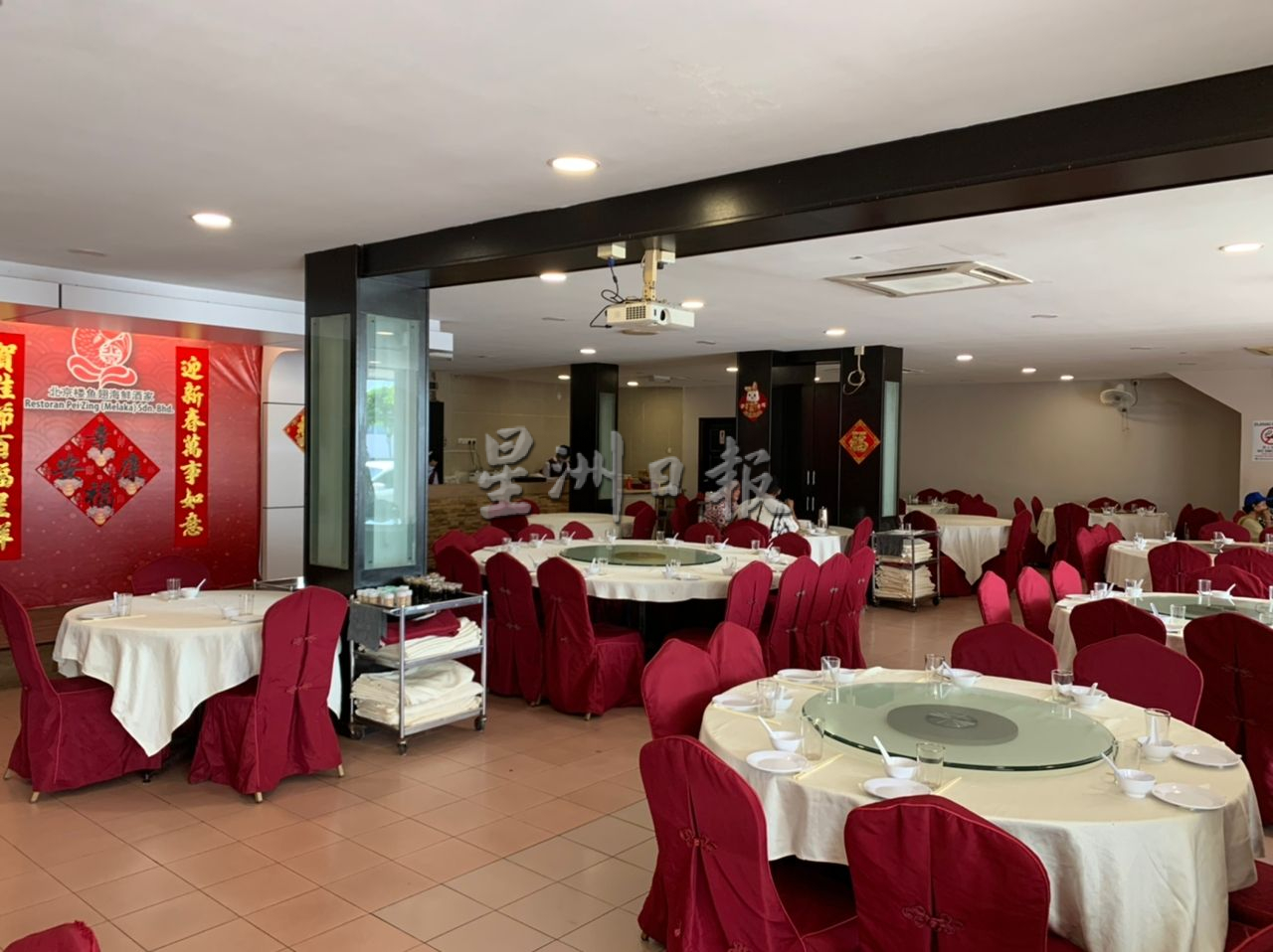 (古城封面主文)疫情缓和 甲新年套餐反映热烈