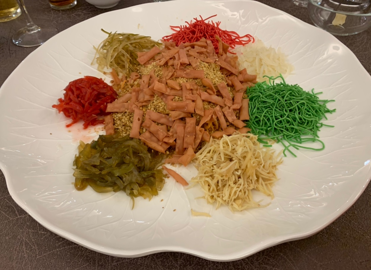 （古城封面主文）预订年夜饭套餐反应佳，订单近乎爆满