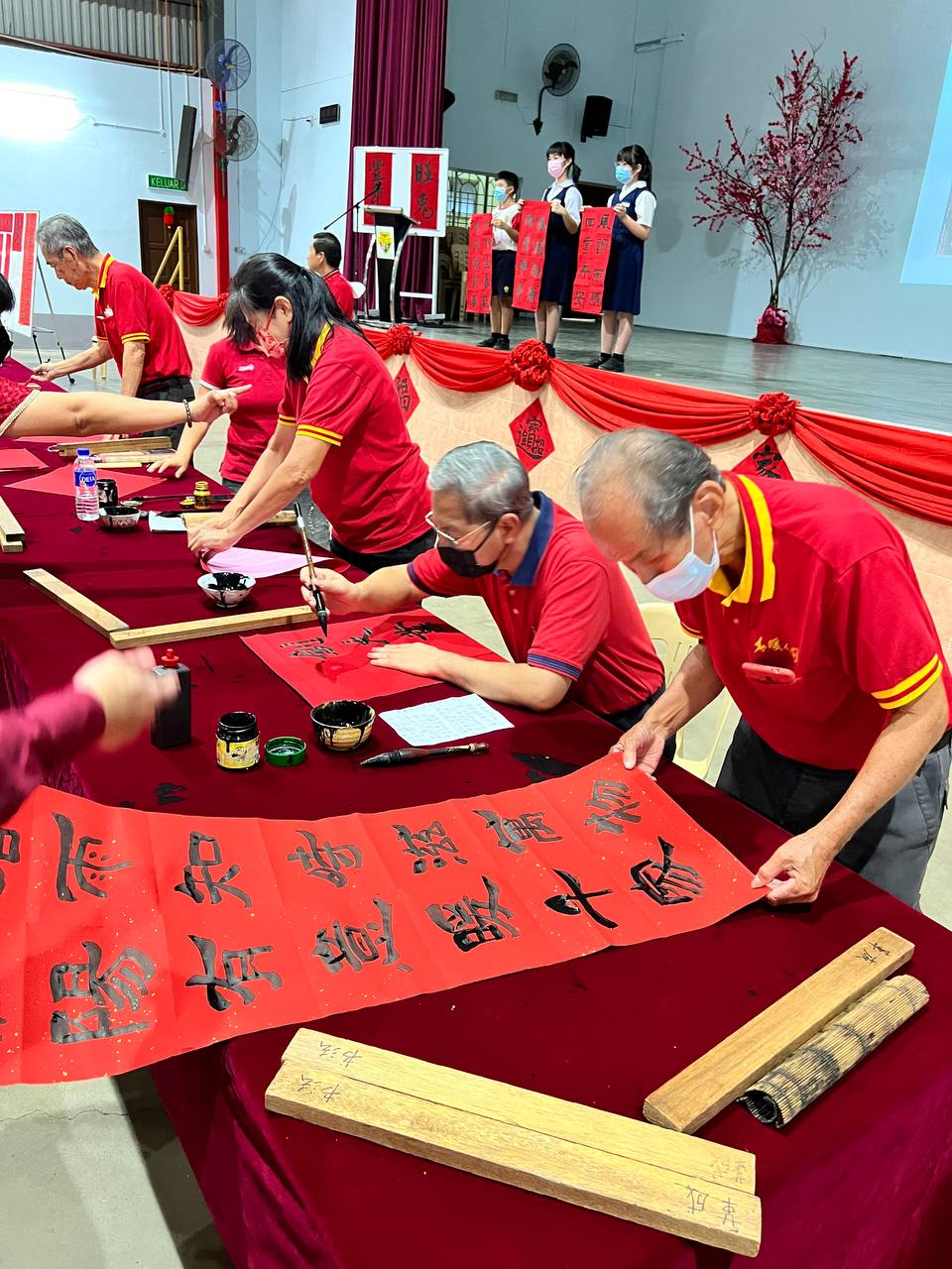 (古城版)革城小学响应《春暖人间,家家贴春联》