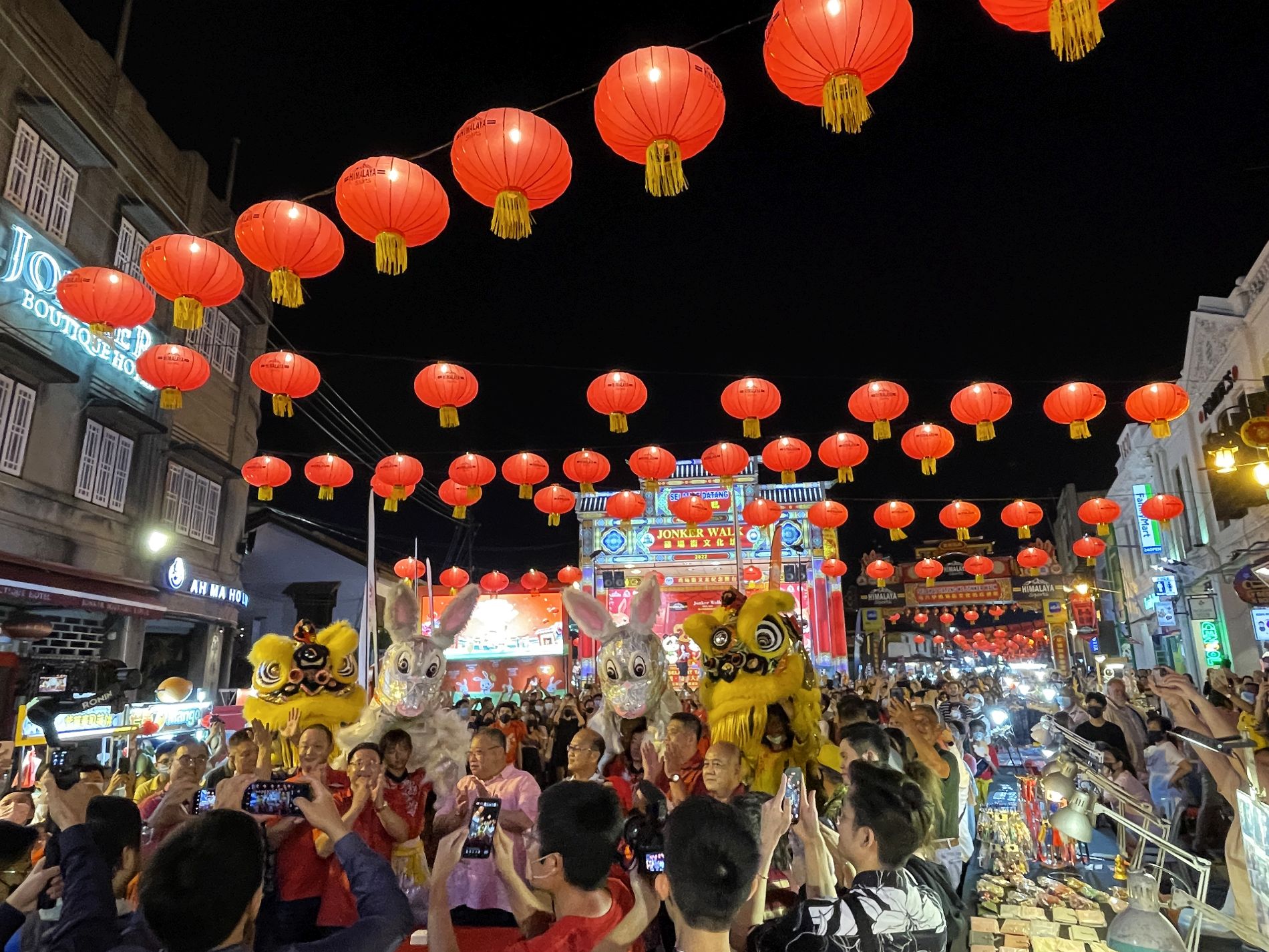 (古城第5版主文)鸡场街灯笼亮起来了!