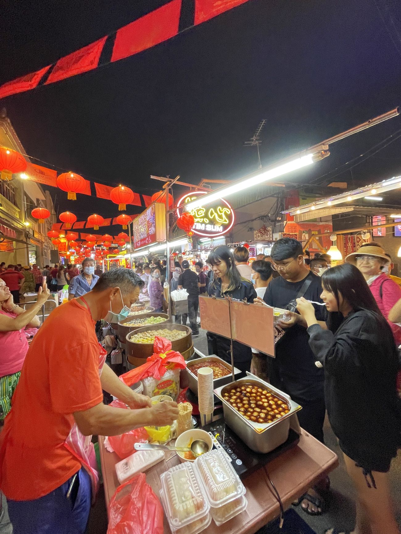 (古城第5版主文)鸡场街灯笼亮起来了!