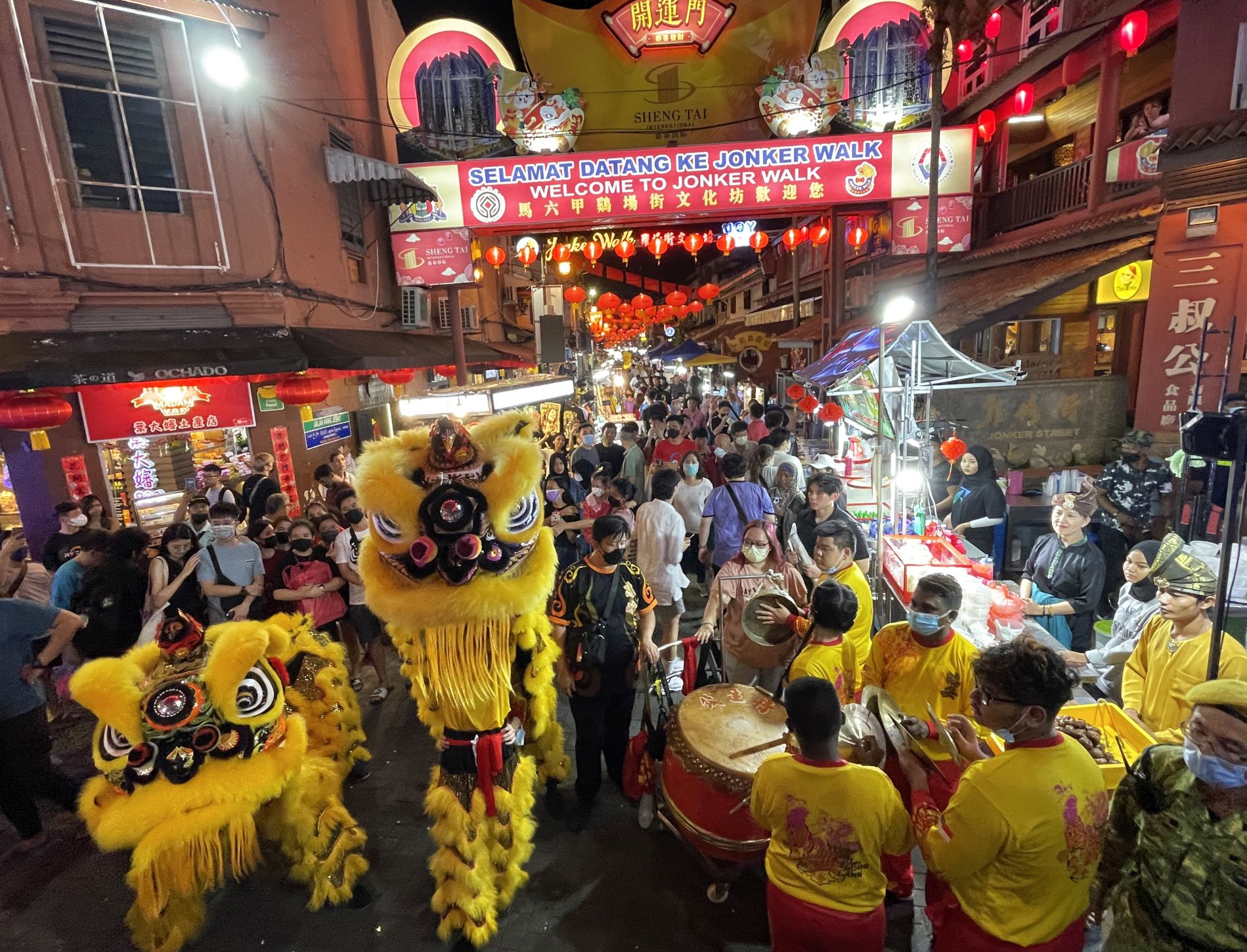 (古城第5版主文)鸡场街灯笼亮起来了!