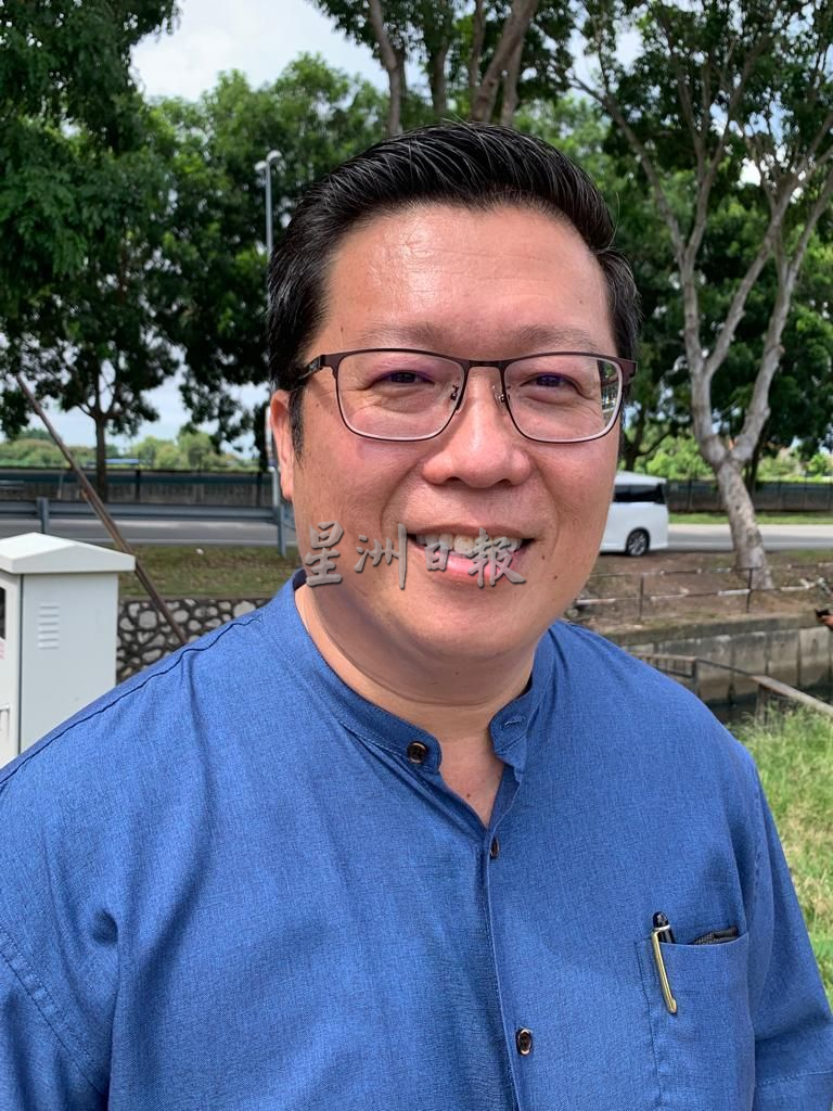 （古城第三版主文）圣淘沙花园对面斜坡泥土流失 树木连根拔起引安全隐忧