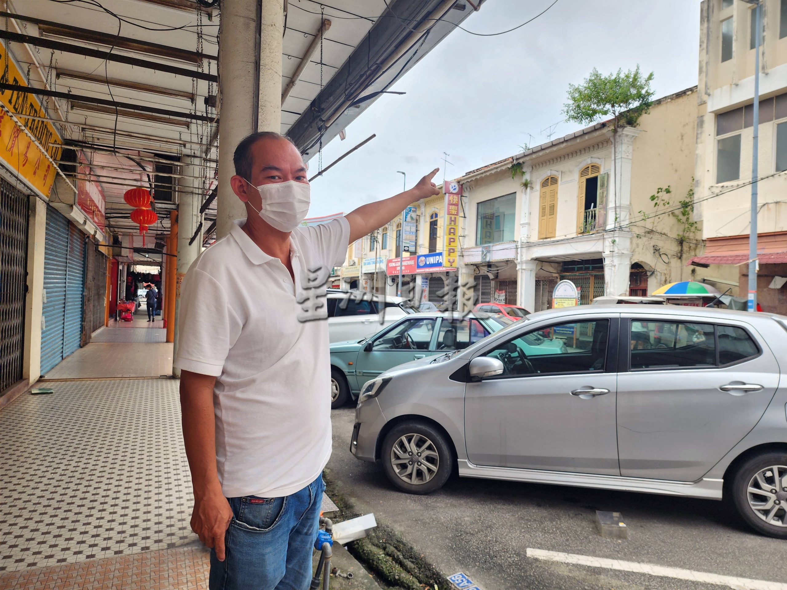 （古城第二版主文）风势转强，梁证法促清理屋顶上植物以免发生意外