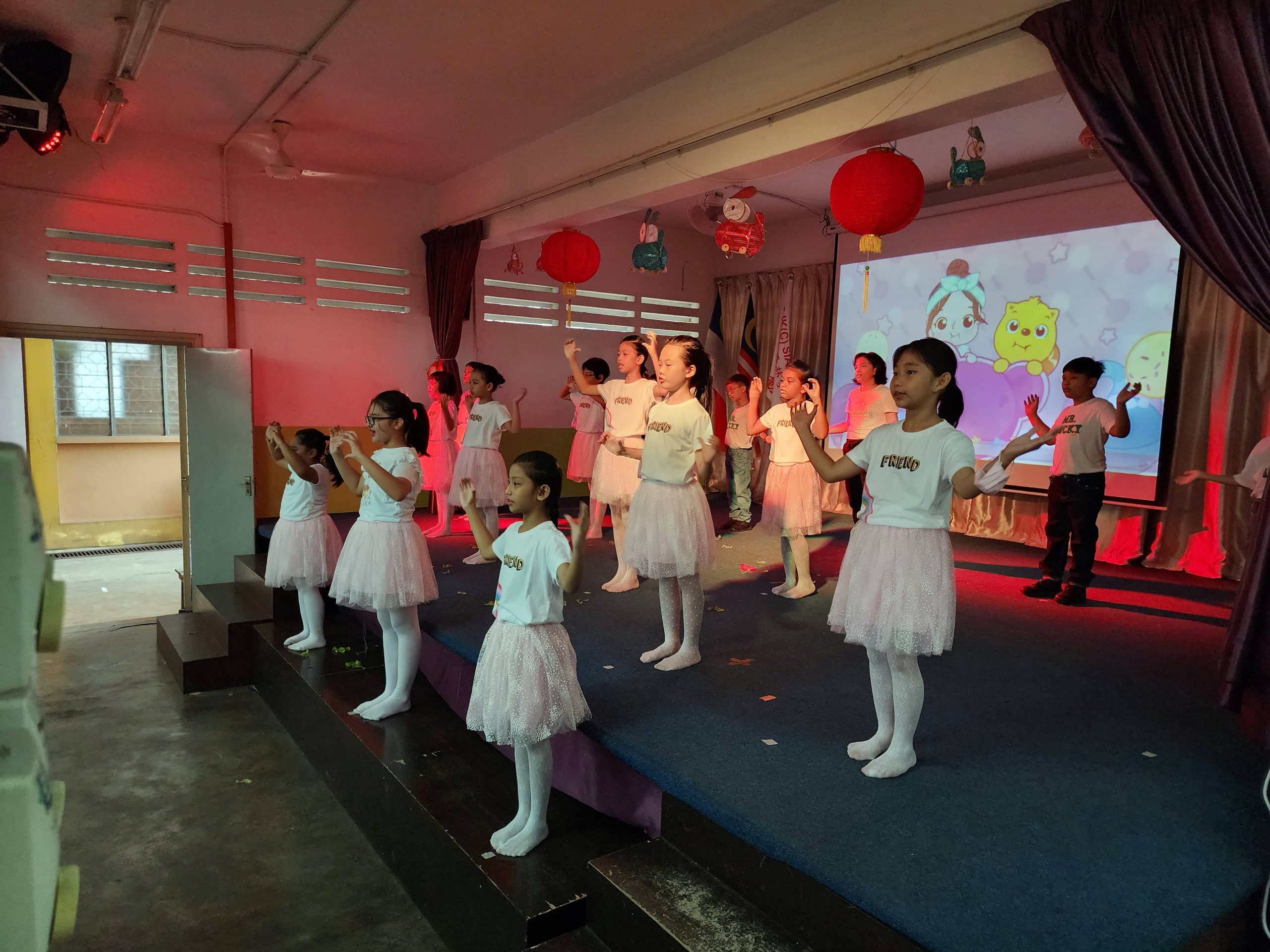 (古城第六版主文)邱培栋:团结人民从小做起,各校互相交流互相了解,互相了解便会互相爱护及团结