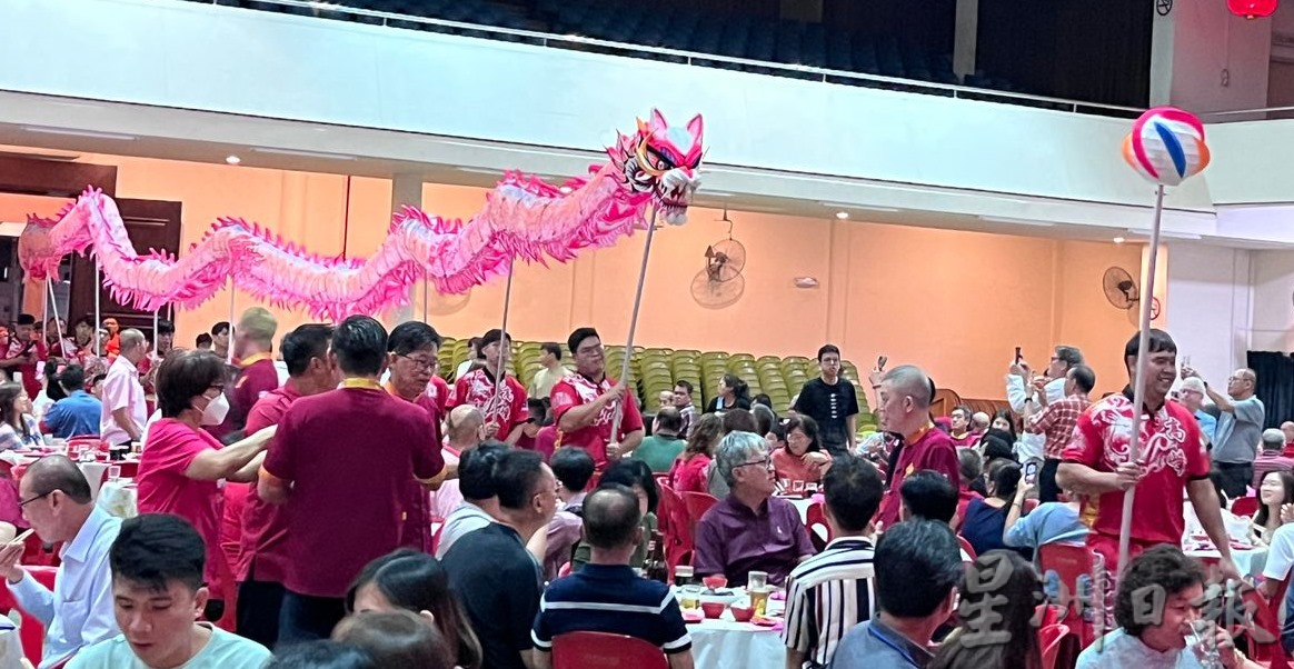 (古城第四版主文)三忠宫联欢晚宴