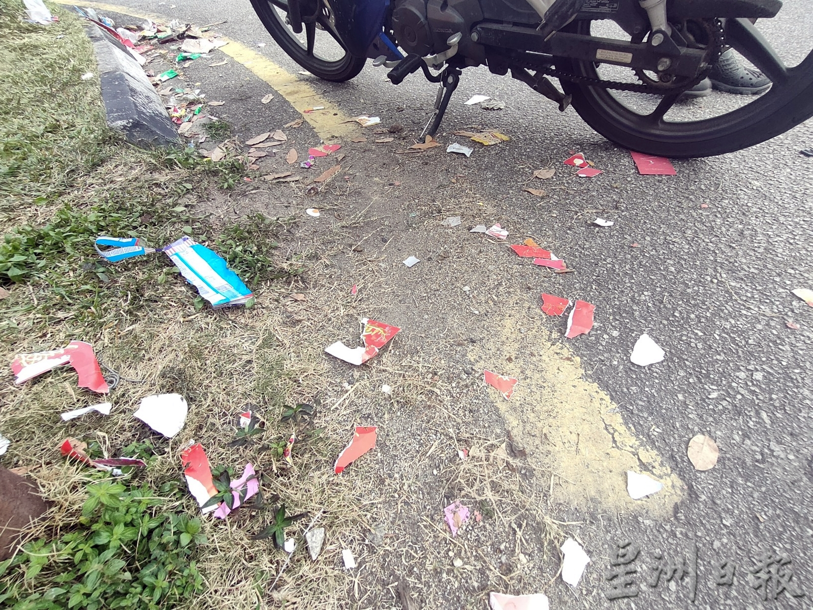 (大北马)乞丐离开 天公坛下留大量垃圾