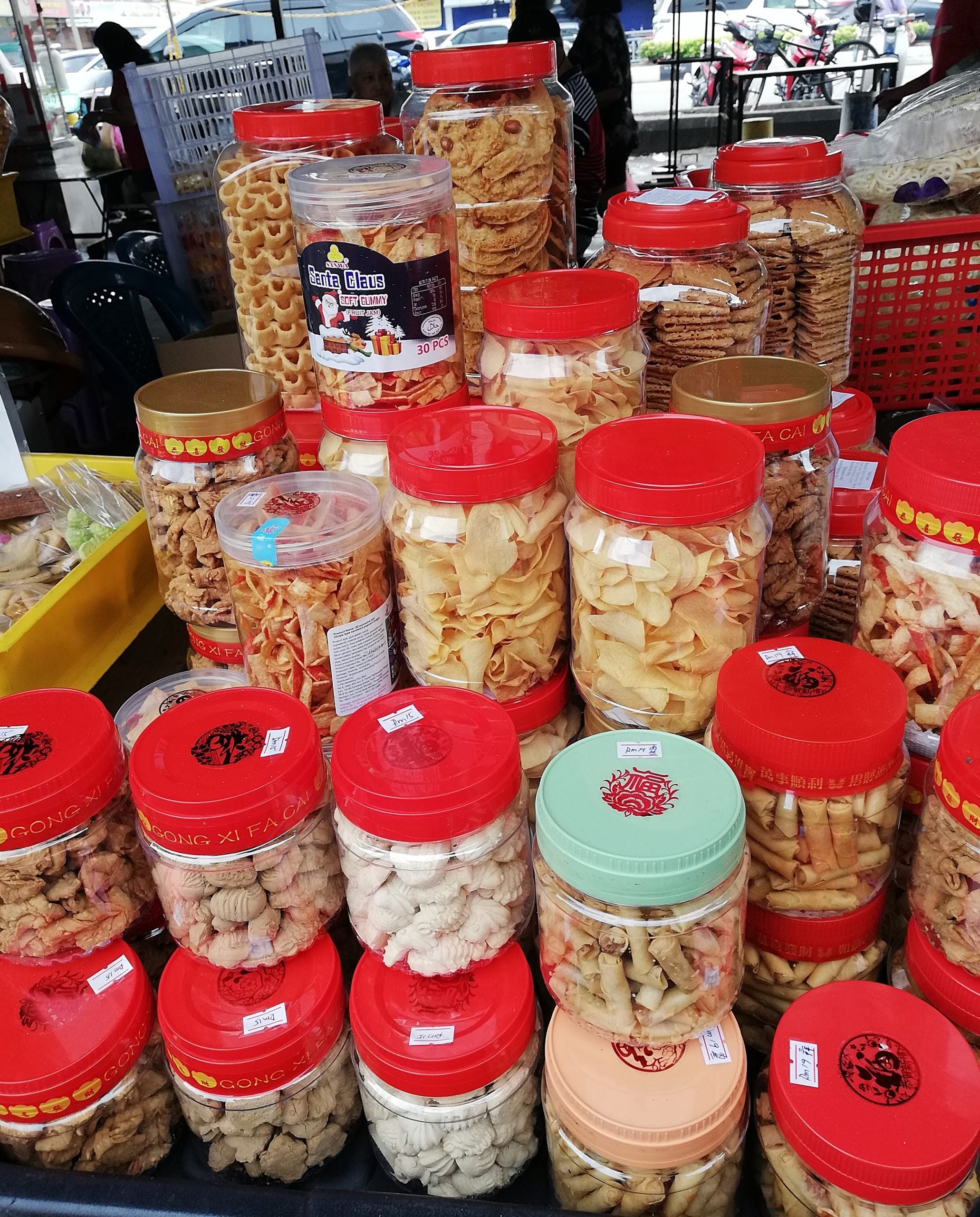 （大北马）北海区新年特稿新年期间，家家必备年糕及年饼，虽贵还是必须买来应节。