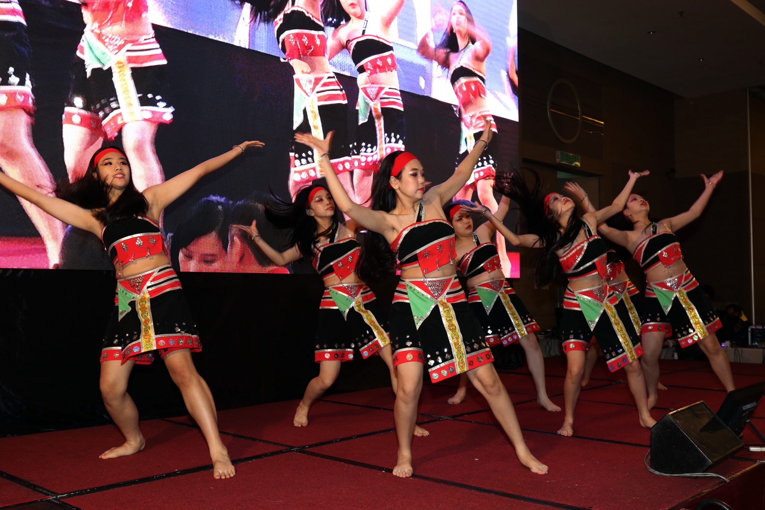 (大北马)北马区松鹤之夜30周年,喜迎79位老宝宝。