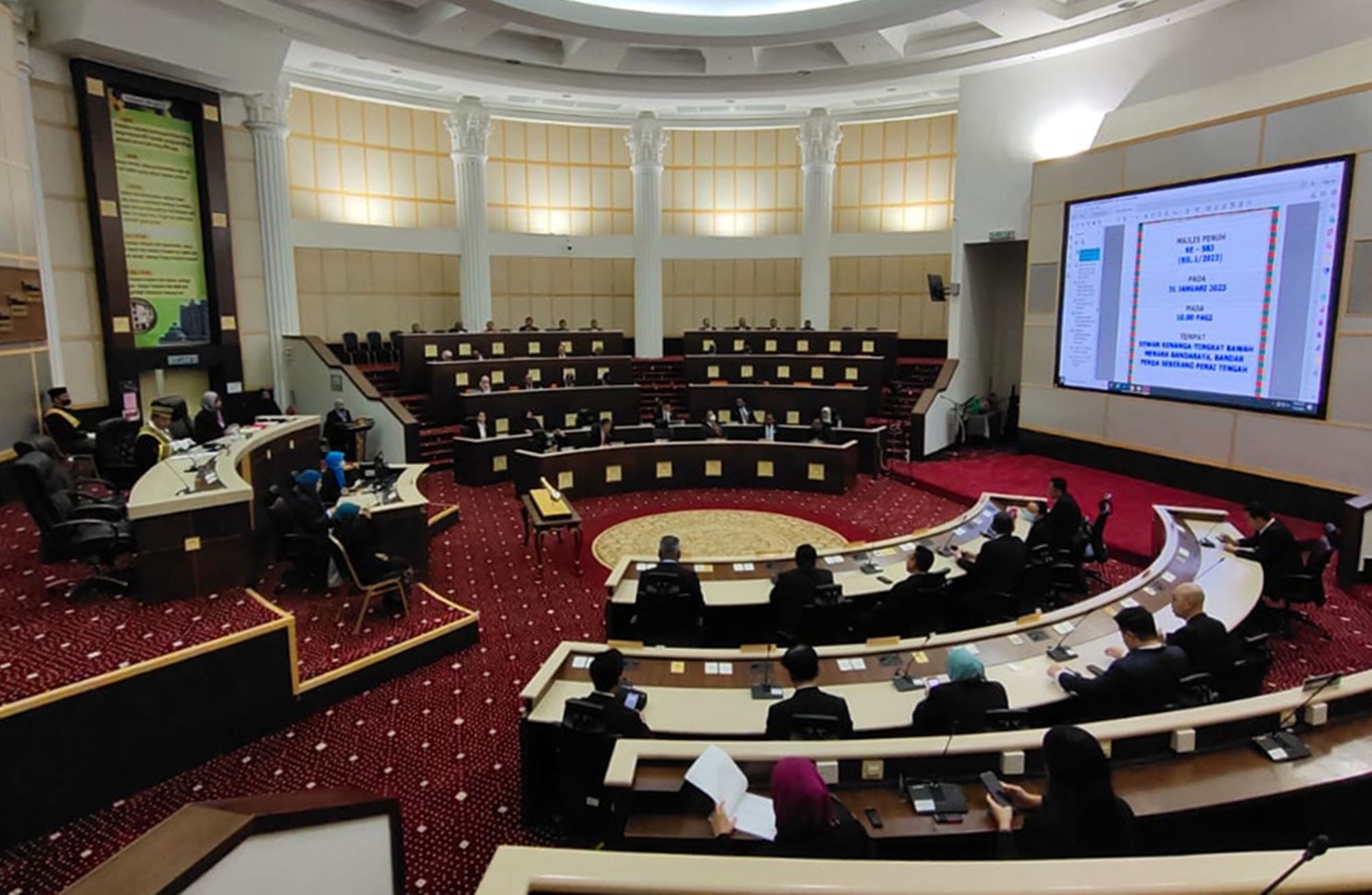 (大北马)威省市厅月常会议/市长:市厅在龙凤花园突击外劳无牌开的店,发封铺通告