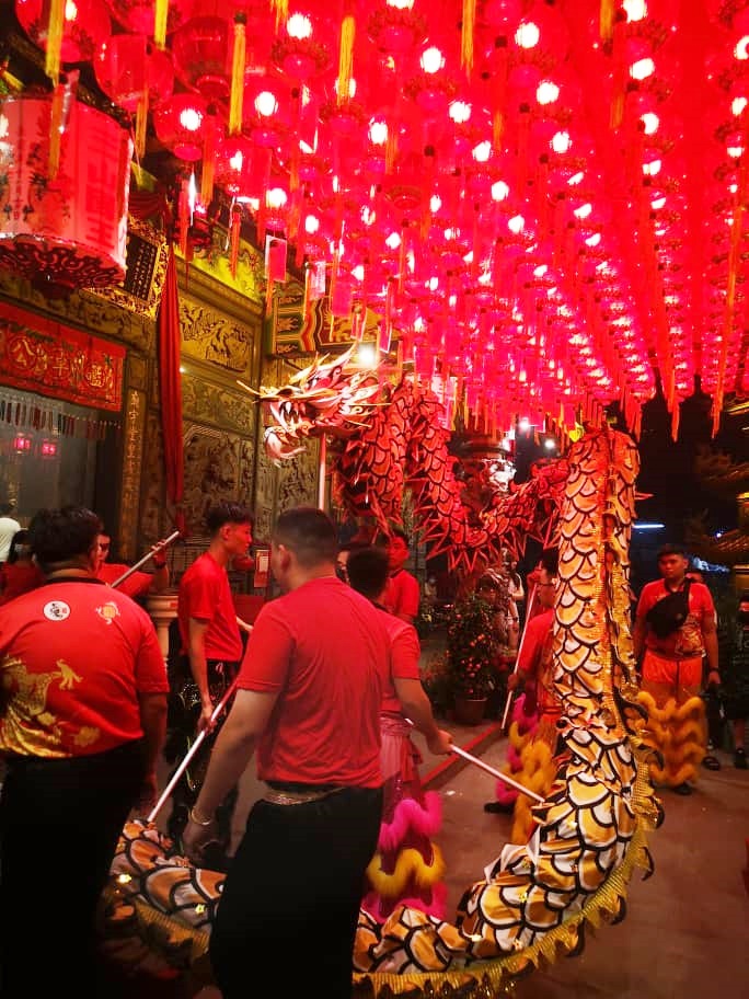 巴里文打古庙迎春 舞龙舞狮好热闹  