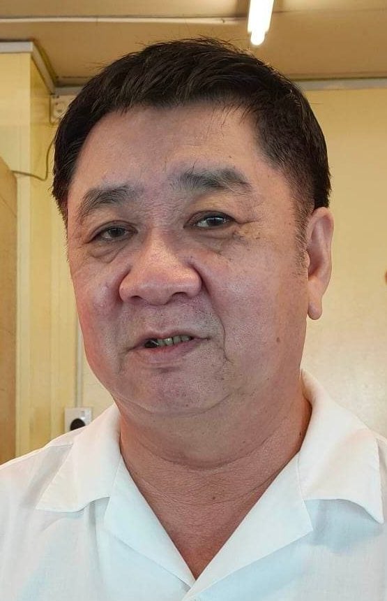 年初二营业食肆少 营业小贩中心现人潮