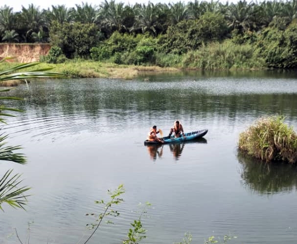 捡球失足16岁男生坠湖失踪!