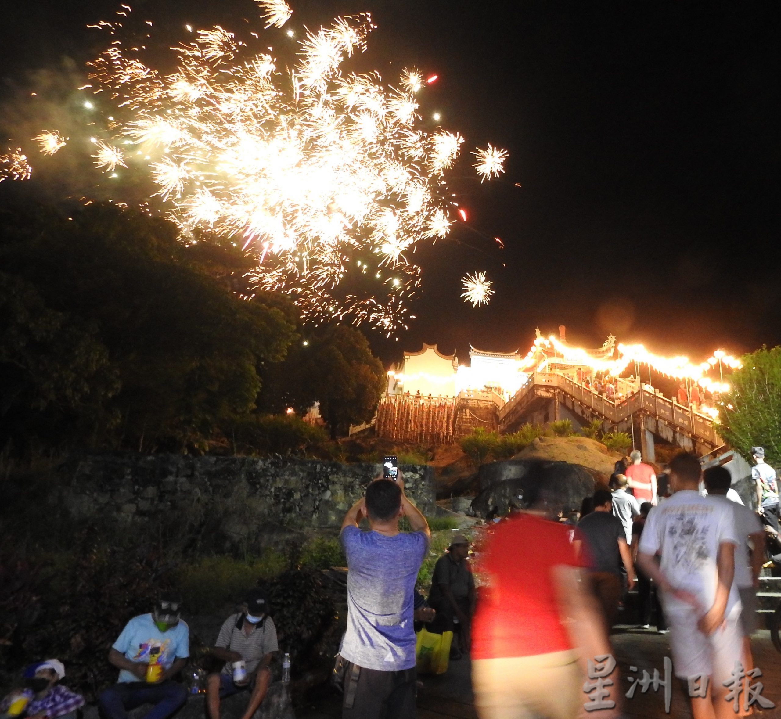 （大北马）摸天公坛石阶龙头保平安的人少很多