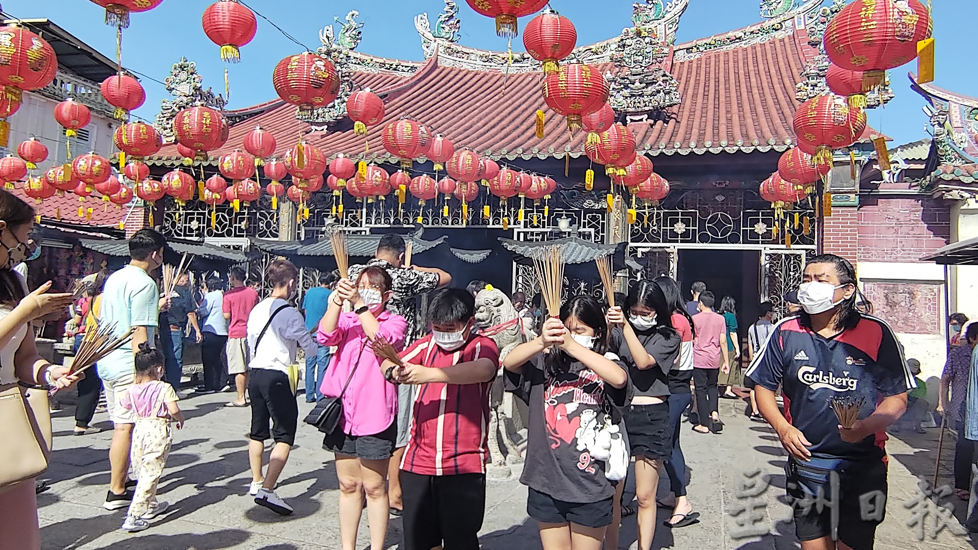 槟城150万车涌入,交通仍通顺