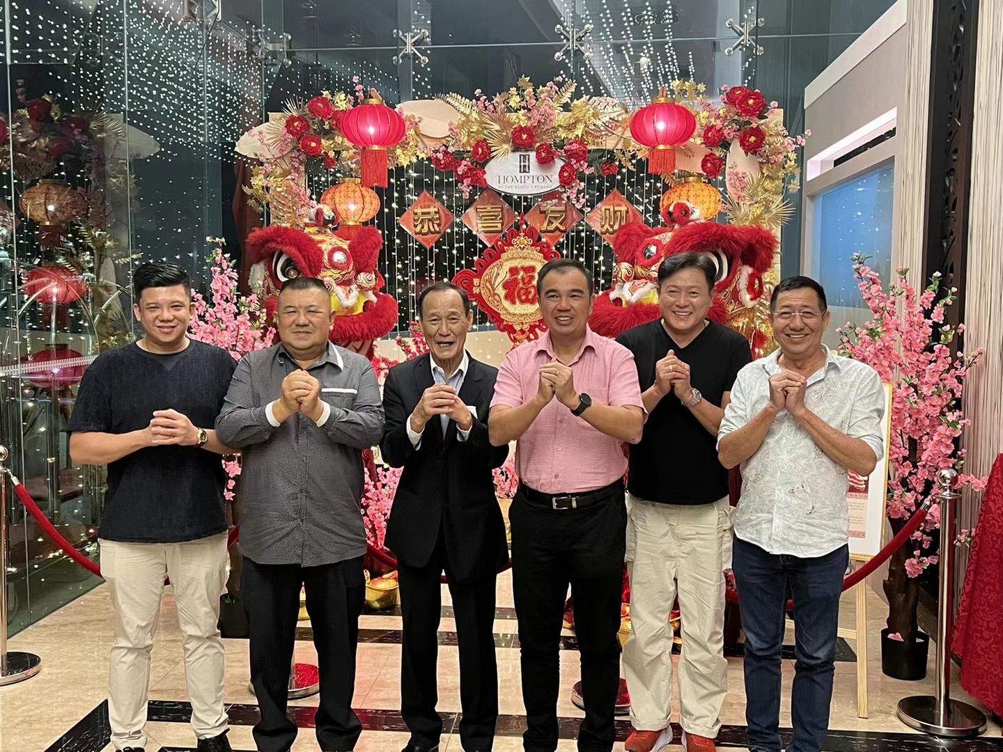 港星陈惠敏魏骏杰莅槟购房产吃火㶽，友好拿督郑洽丰担任临时导游