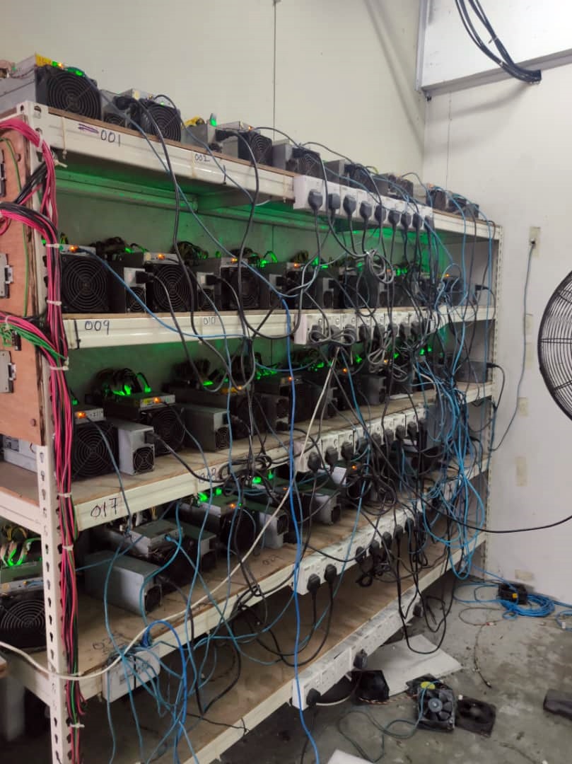 （大北马）瓜拉姆拉警方破获比特币机盗电案，起获135台挖矿机！