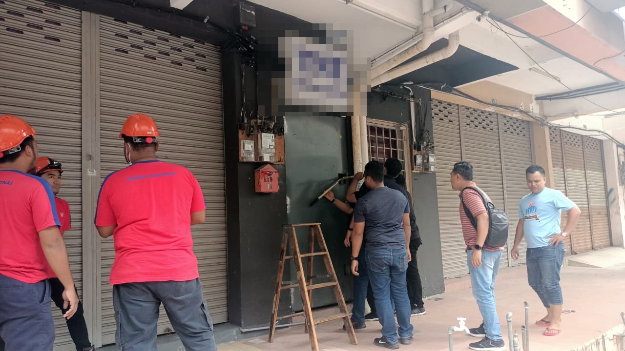 （大北马）瓜拉姆拉警方破获比特币机盗电案，起获135台挖矿机！