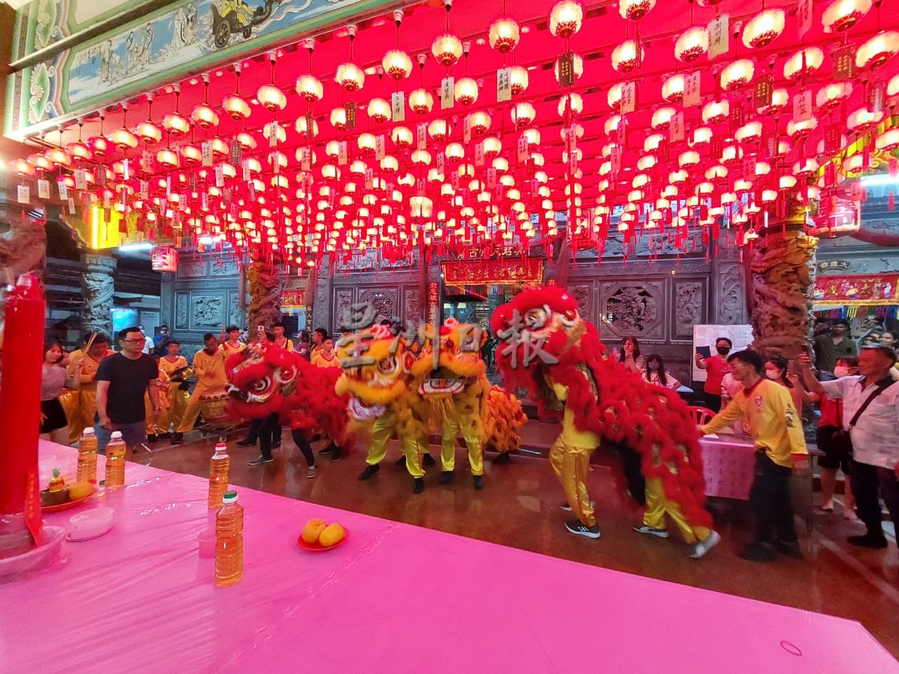角头渔村过大年 越夜越热闹