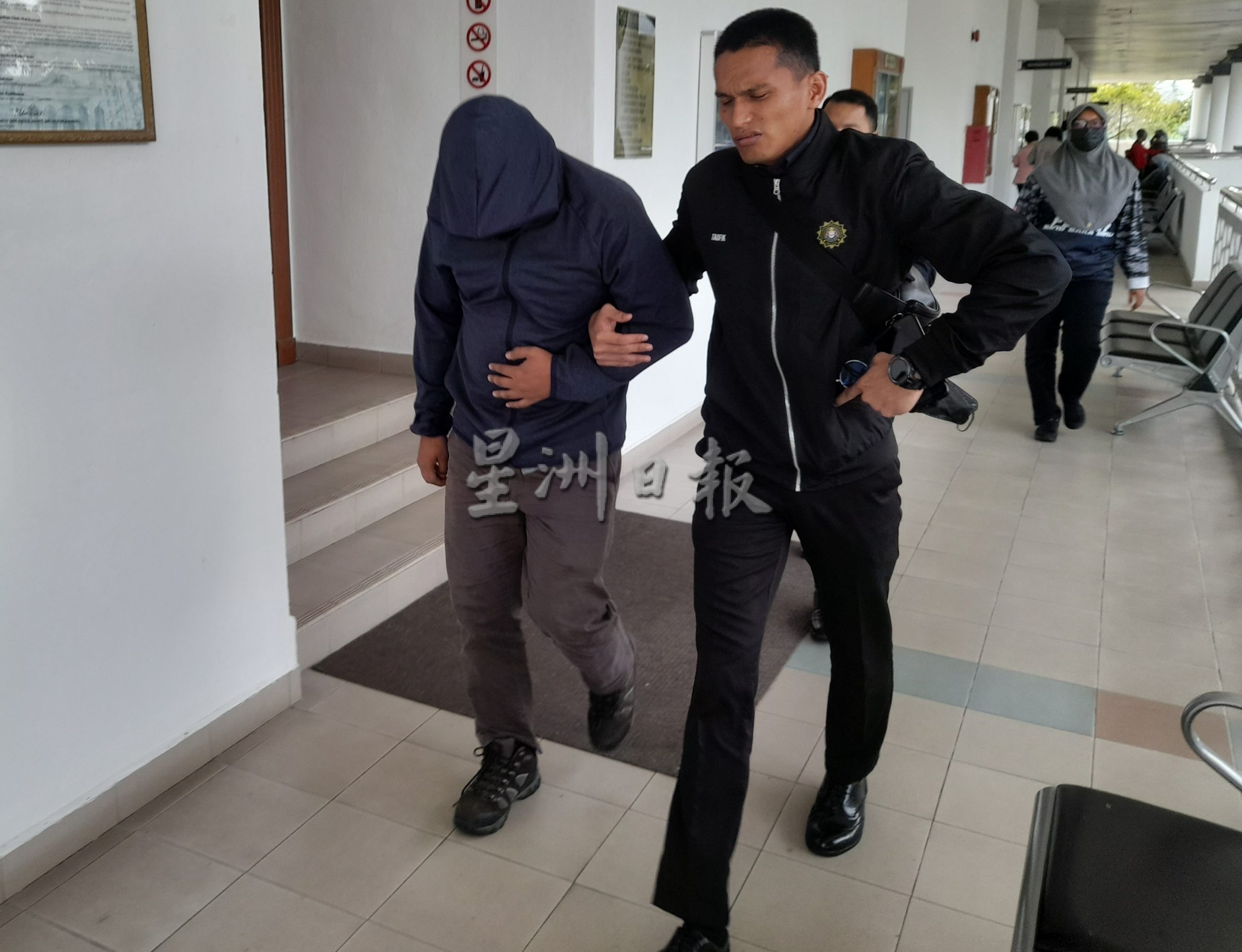 (大北马)警官收贿1500助涉毒案人脱罪 今被控贪污不认罪