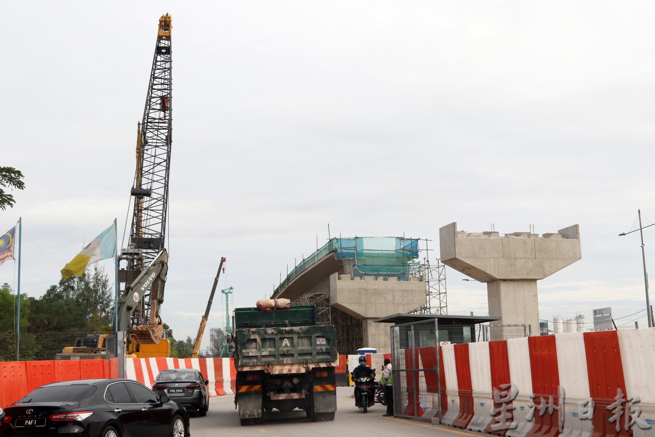 The Light高架公路陆续施工 将另设临时脚车道