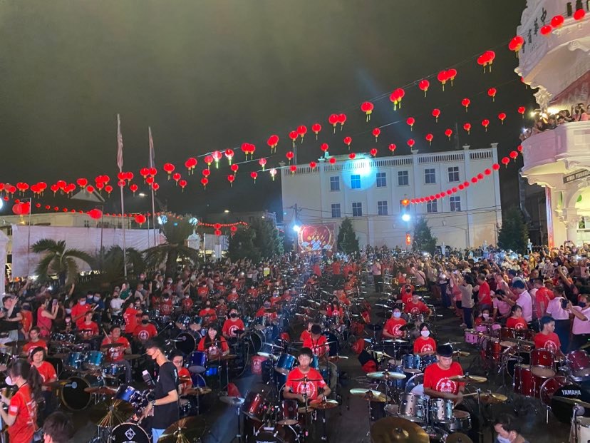 峇“福建之夜”105爵士鼓同时演奏,列马来西亚纪录大全