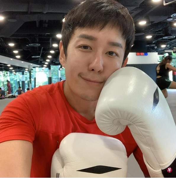(已签发)柔:狮城二三事:为新戏练泰拳,田铭耀自嘲:太菜了