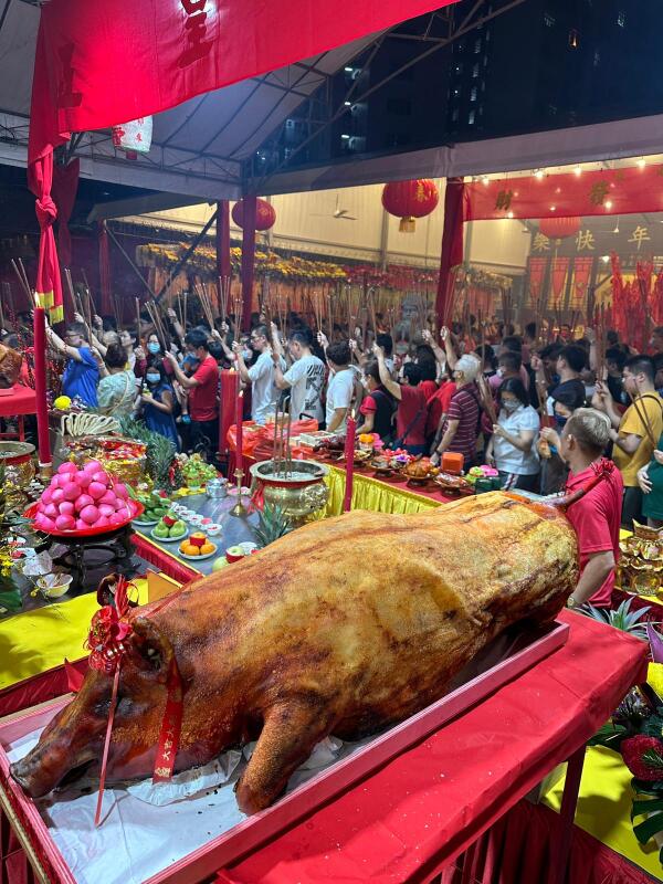 (已签发)柔:狮城二三事:初八夜拜天公 20庙宇涌人潮