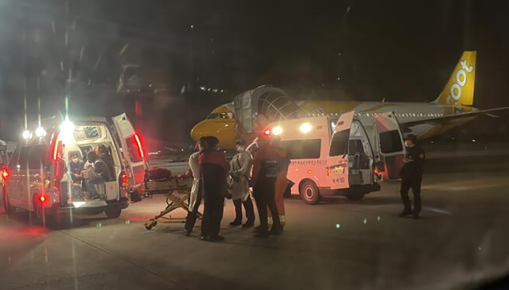 (已签发)柔:狮城二三事:搭客充电宝起火 机舱内浓烟弥漫