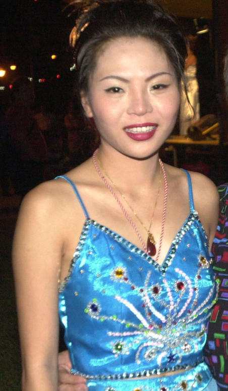 (已签发)柔:狮城二三事:歌台艺人洪嘉玲与病魔搏斗半年多 前天离世